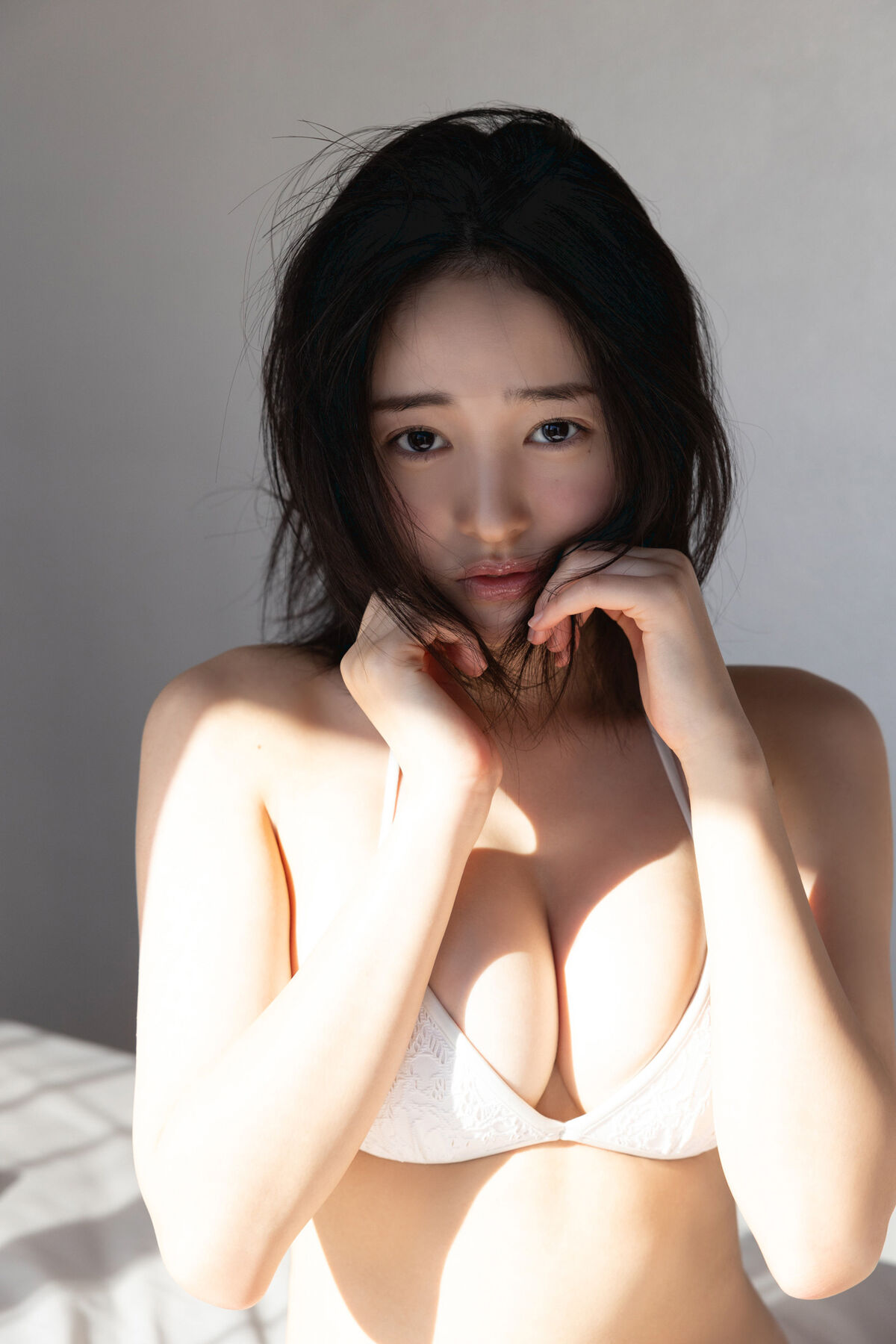 Miu Shirahama 白濱美兎 - FRIDAYデジタル写真集 ぎゅってして Vol.2 ちょっとオトナな100ページ豪華版