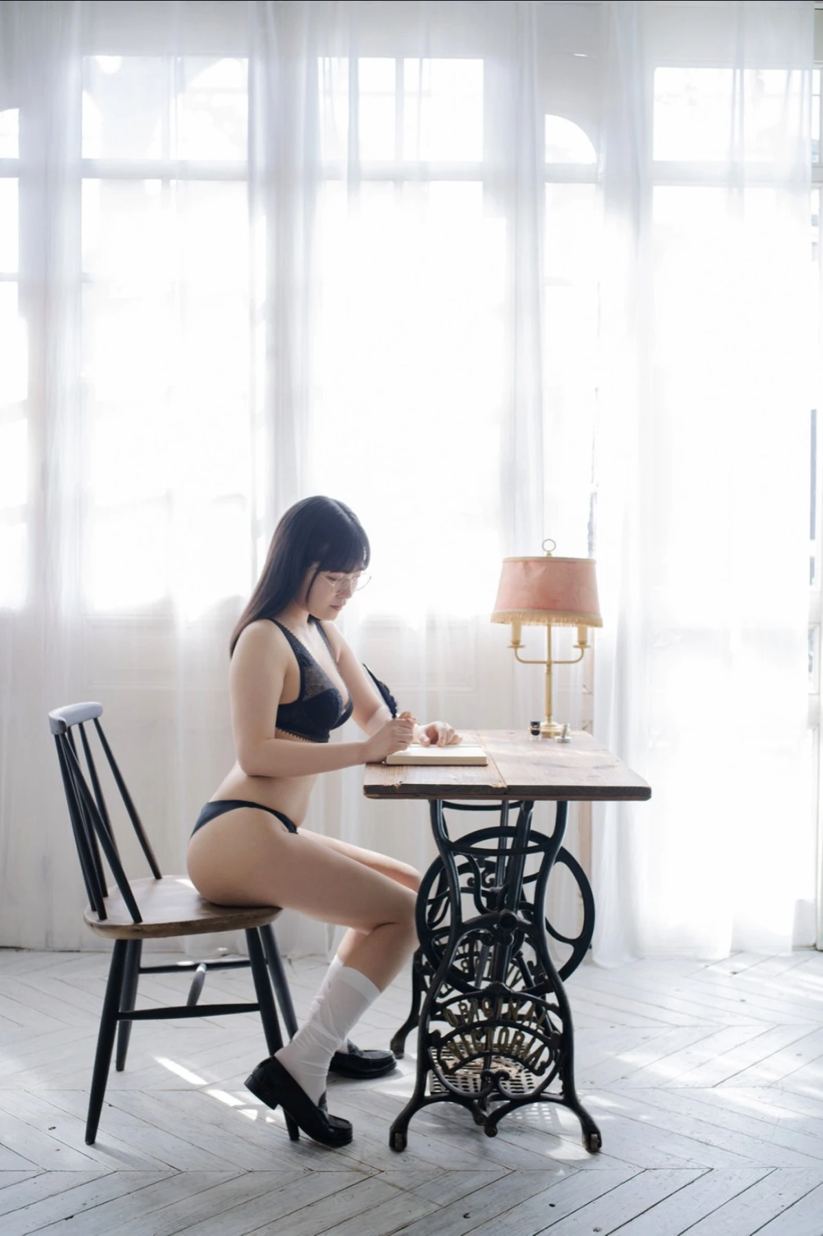 Umi Shinonome 東雲うみ, FLASHデジタル写真集 「女のコの秘密」 Set.01