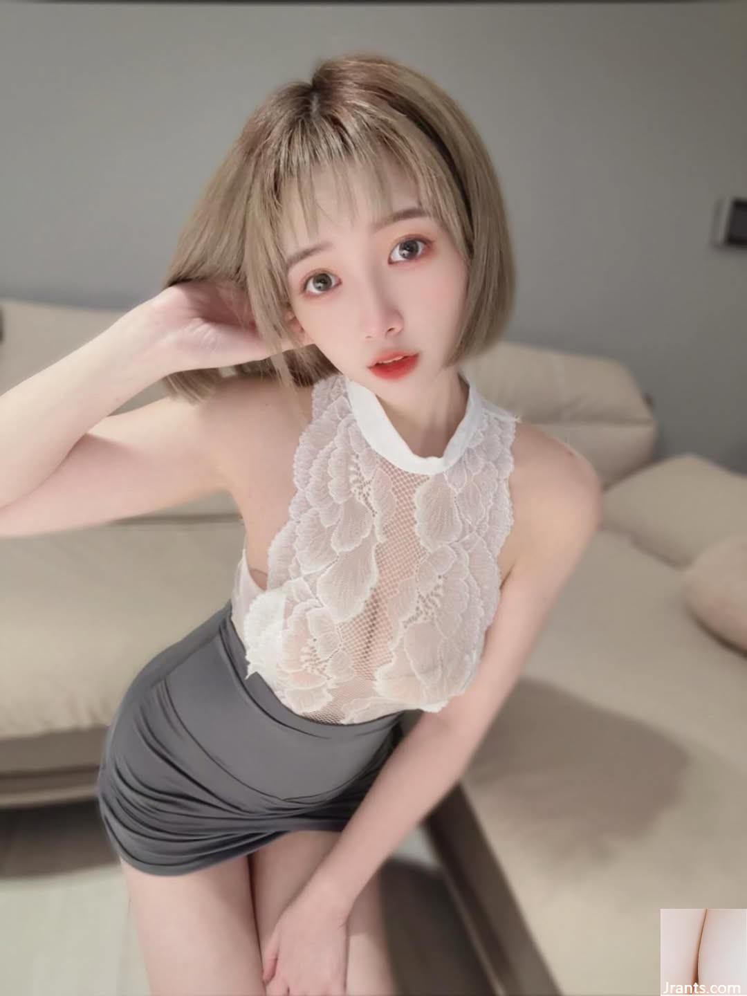 「安寶兒」美乳堅挺飽滿 邪惡視角看個夠