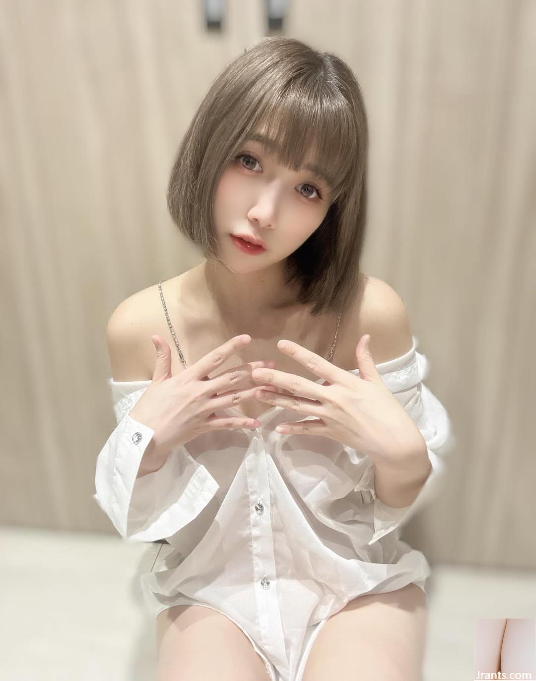 「安寶兒」美乳堅挺飽滿 邪惡視角看個夠