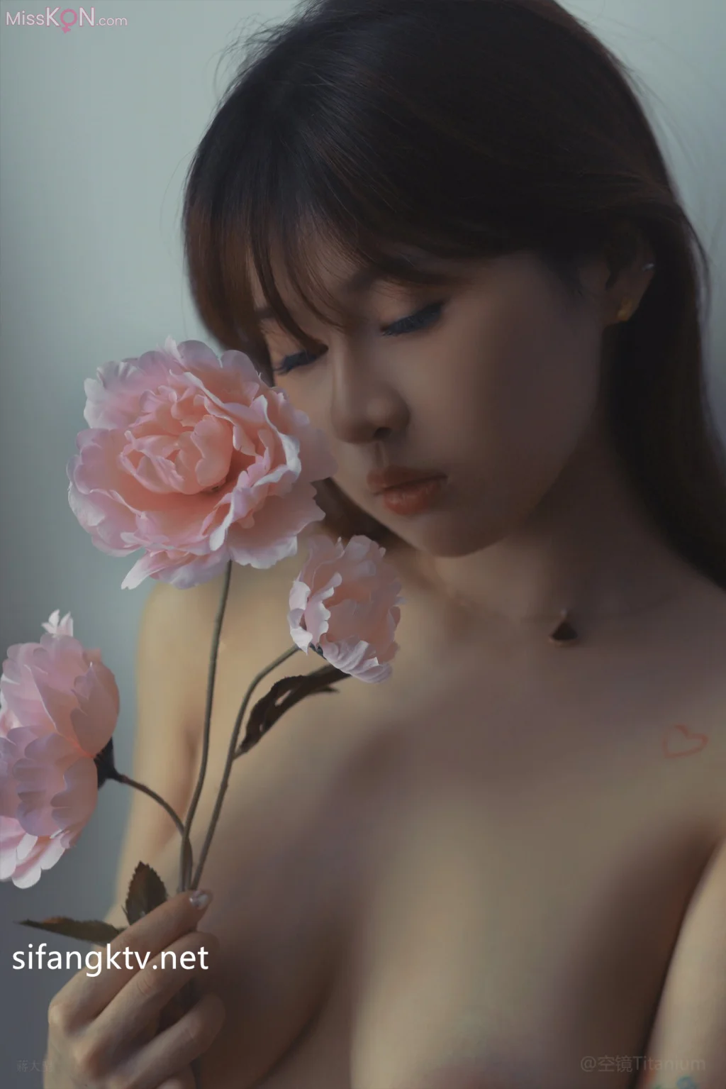 三上鱼亚_ 极品美胸女神私拍