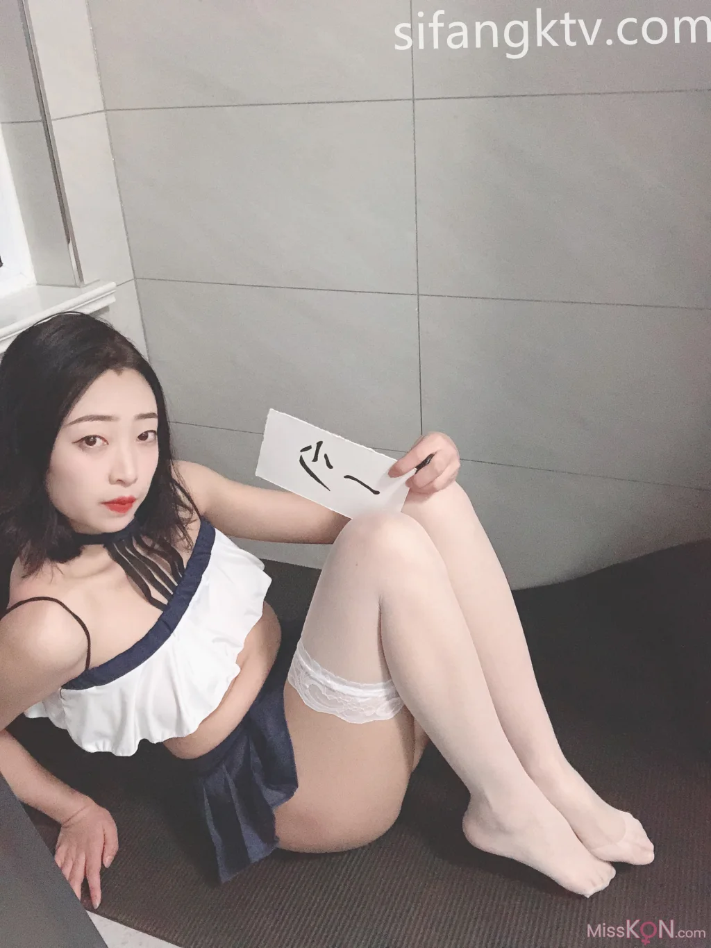 丹应_ 一少的母狗 多套情趣装 多剧本 楼道露出