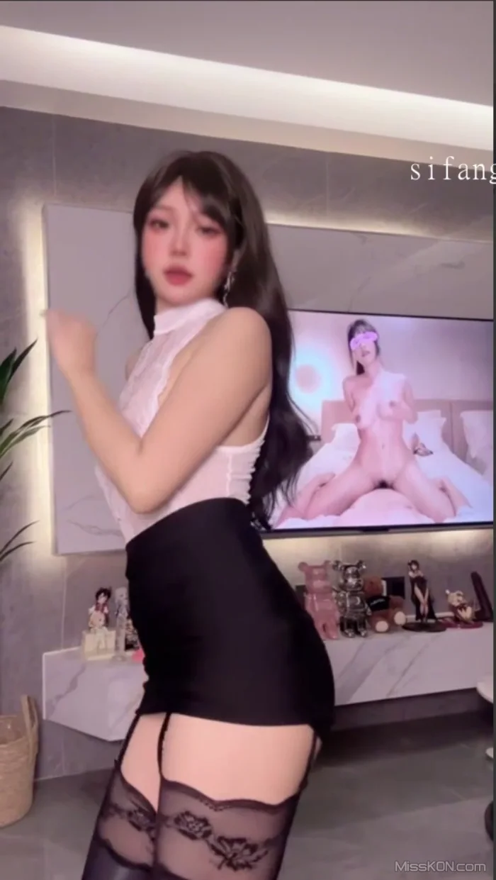 小仙云儿_ 裸舞精灵 10月最新VIP群福利合集