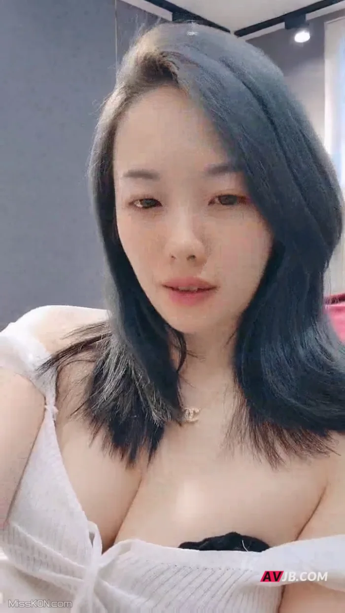 小飄飄_ 钢管舞女神 丝袜高跟妩媚撩人