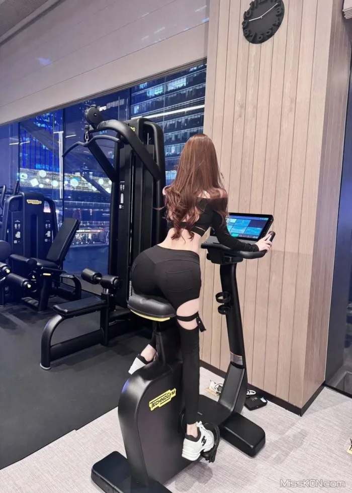 李恩秀_ 抖音外卖女博主