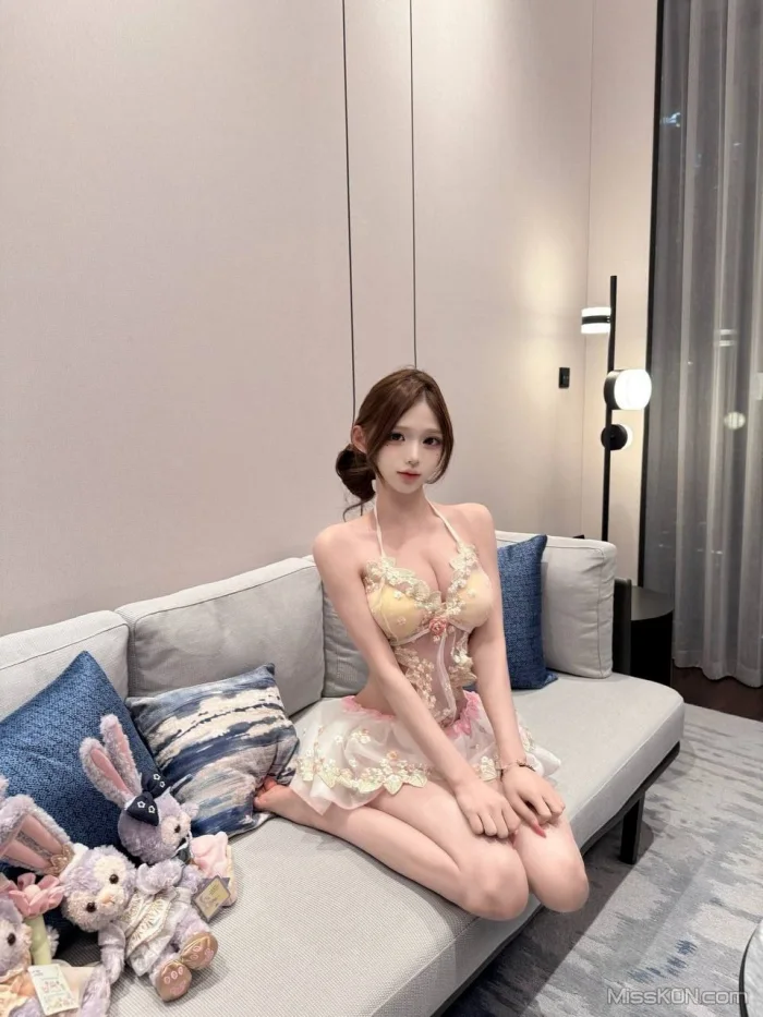 李恩秀_ 抖音外卖女博主