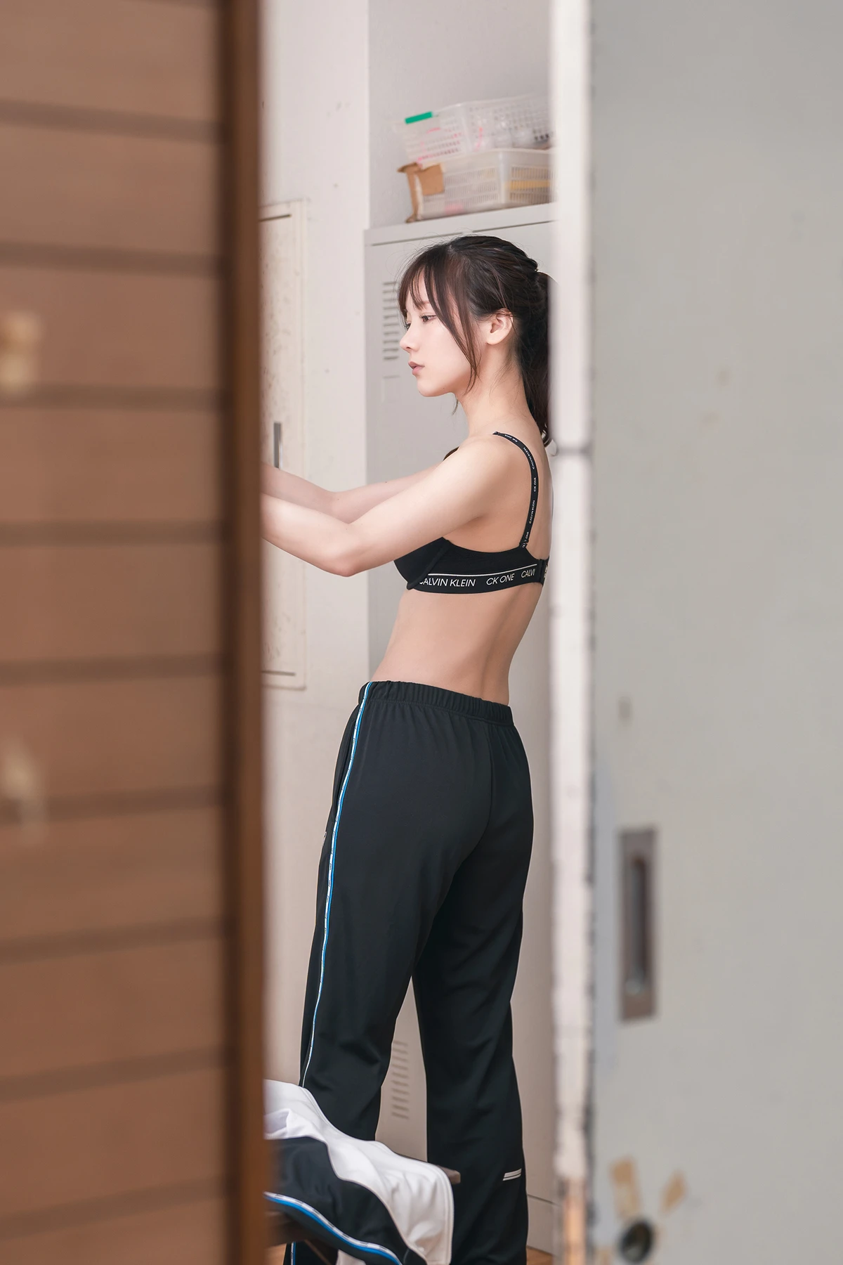 Kenken けんけん, 写真集 Fantia 「もしもけんけんが〇〇先生だったら」 Set.03