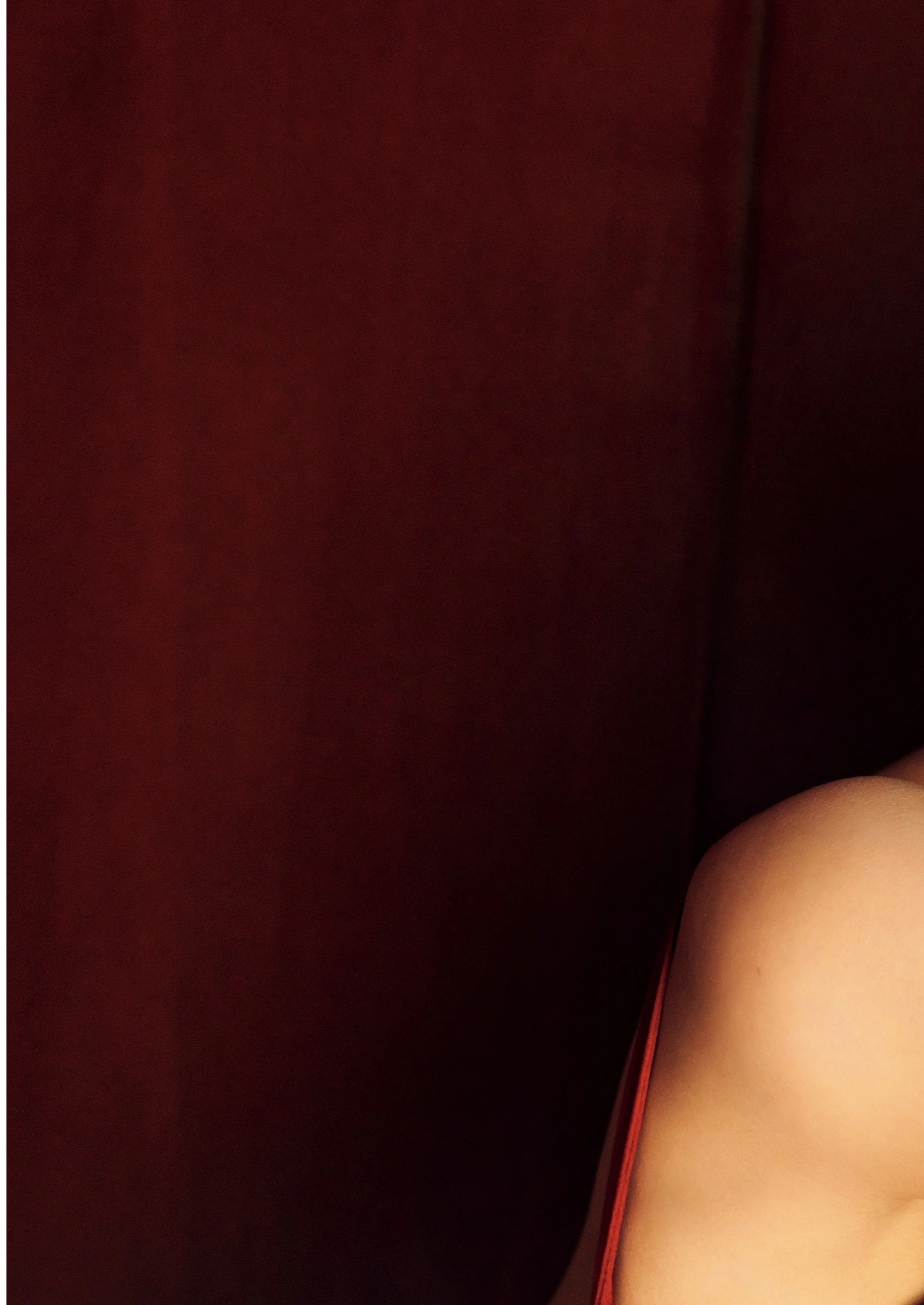 Kana Nakada 中田花奈, 2nd写真集 「掻き立てる」 Set.02