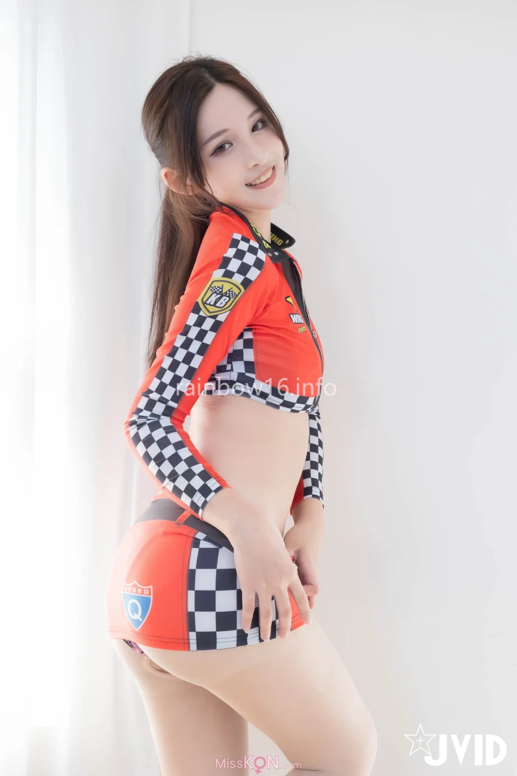 [JVID] 伊芙蝶 & Ash艾希_ 【四點全露】首次合體珍藏❤ 賽車女郎油亮絲襪美腳蕾絲邊誘惑