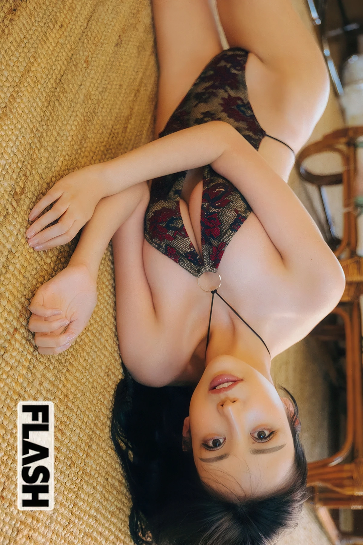 Yuka Kosaka 小阪由佳, Rei Aoyama 蒼山怜, FLASH 2025.11.25 (フラッシュ 2025年11月25日号)