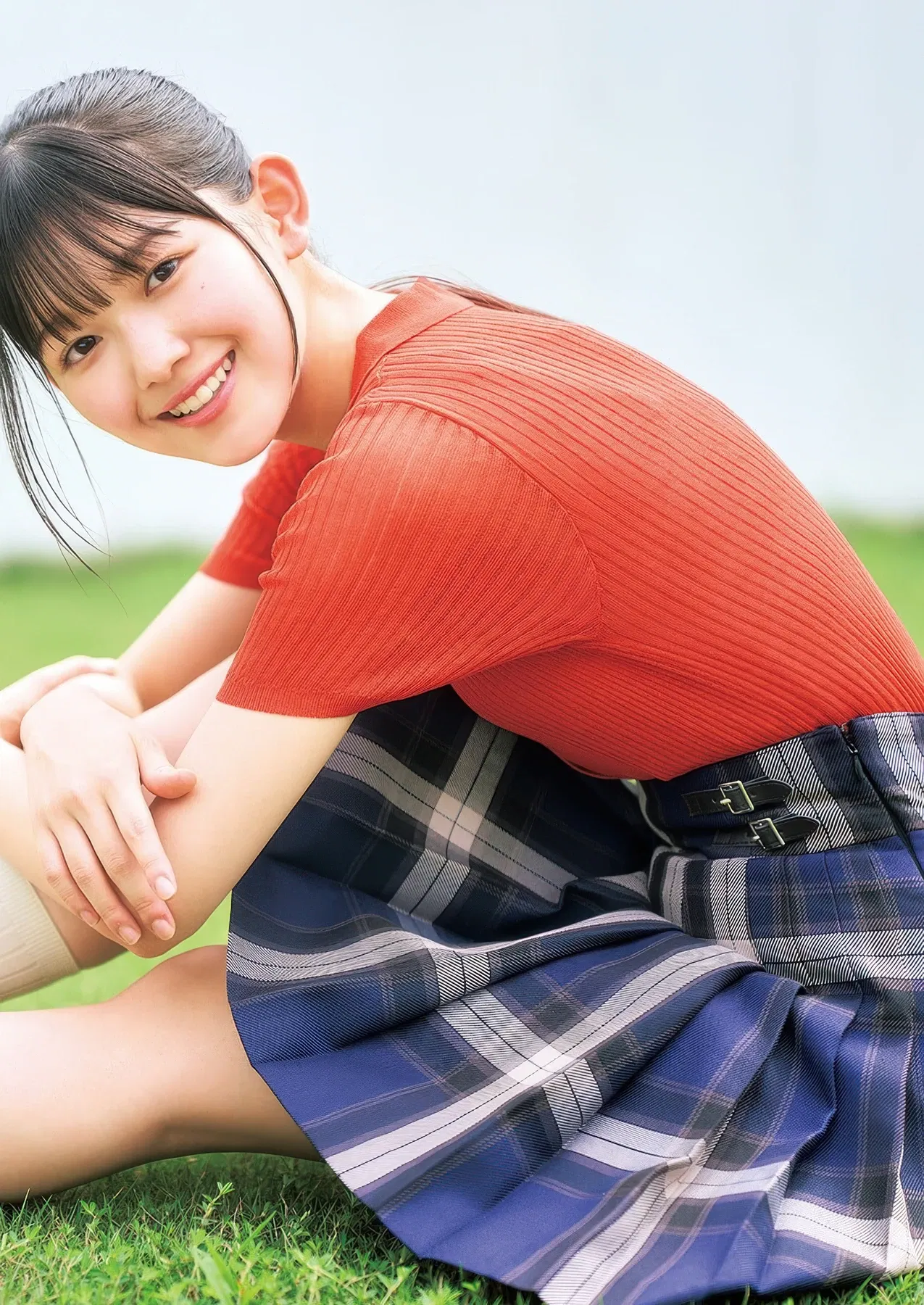 Ui Yamakawa 山川宇衣, Neo Sato 佐藤愛桜, Young Jump 2025 No.48 (ヤングジャンプ 2025年48号)