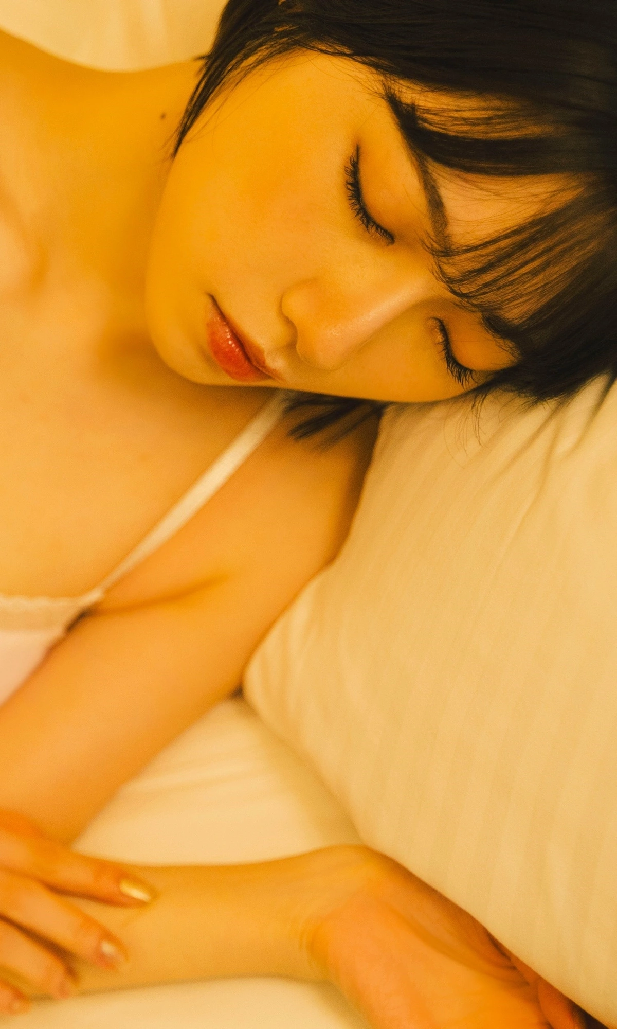 Karin Isobe 礒部花凜, 週プレ Photo Book 「かりんとりっぷ～prologue～」 Set.01