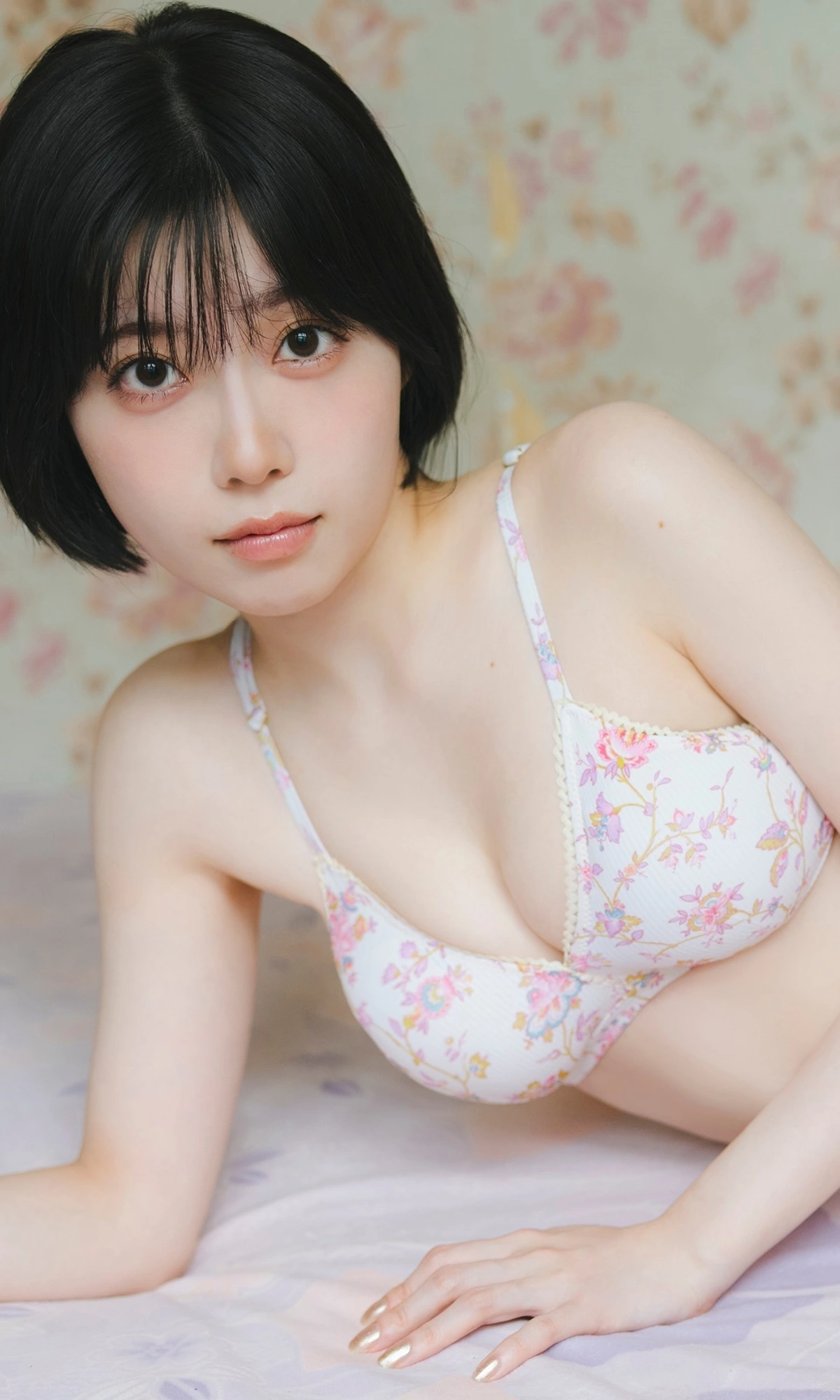 Karin Isobe 礒部花凜, 週プレ Photo Book 「かりんとりっぷ～prologue～」 Set.01