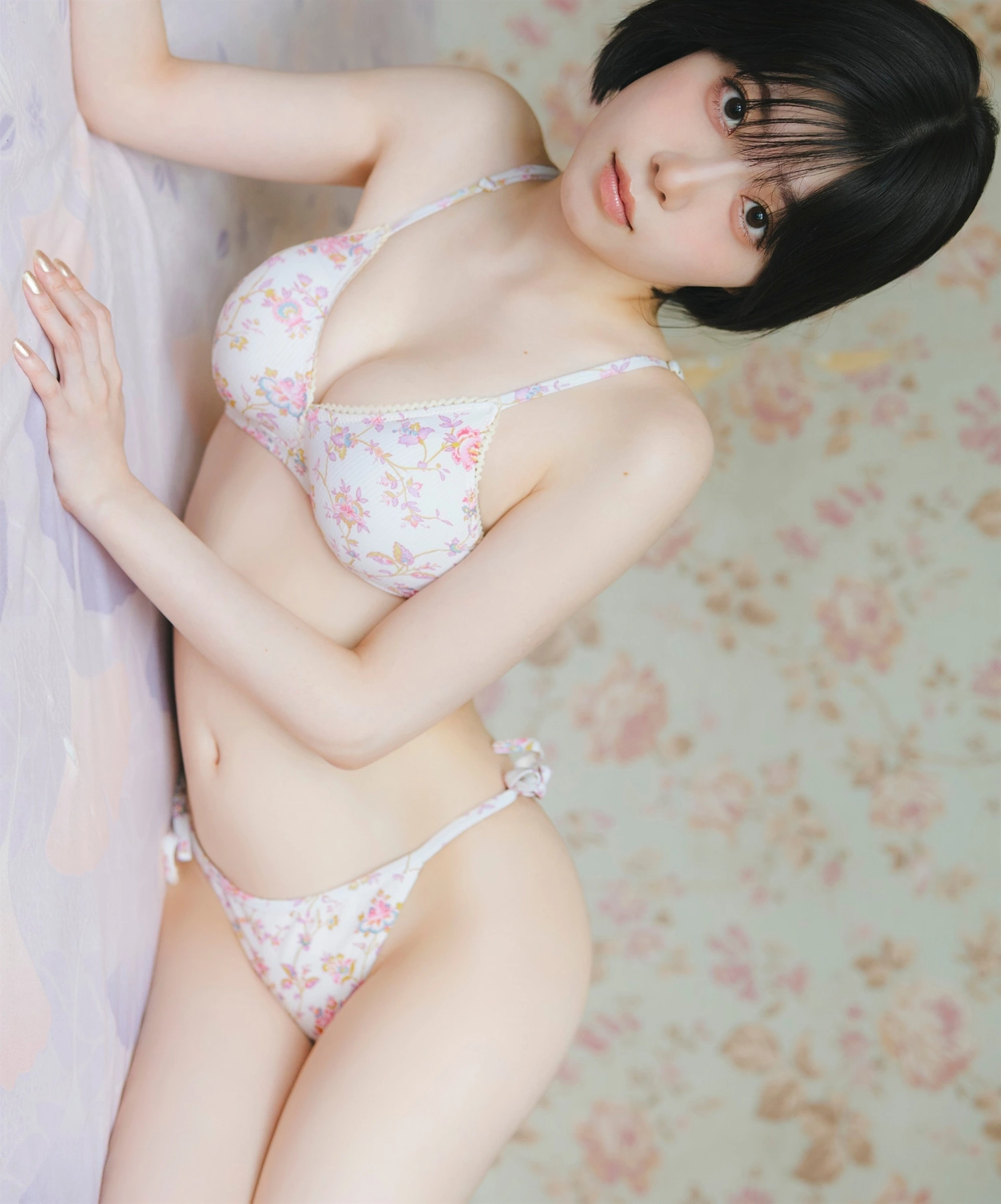 Karin Isobe 礒部花凜, 週プレ Photo Book 「かりんとりっぷ～prologue～」 Set.01