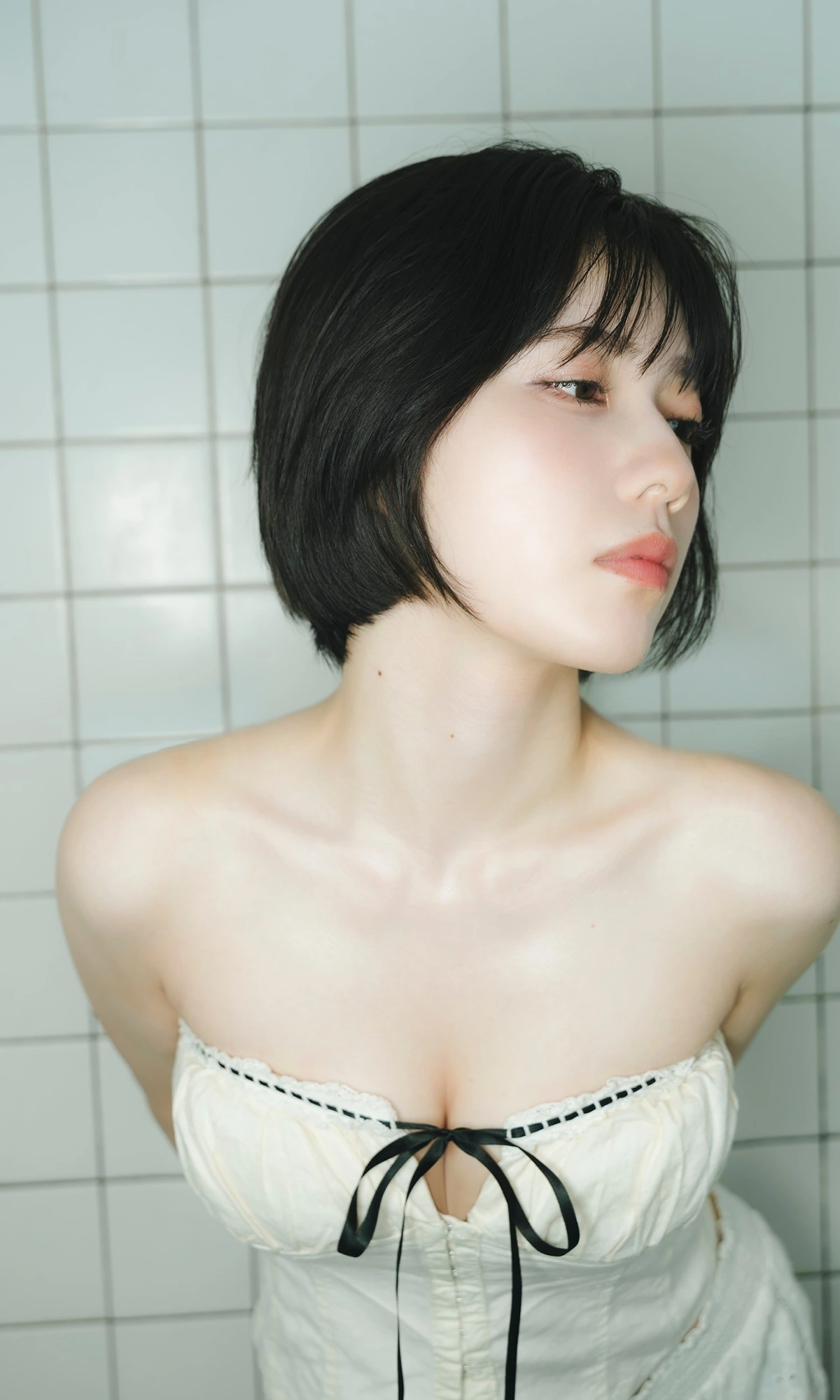 Karin Isobe 礒部花凜, 週プレ Photo Book 「かりんとりっぷ～prologue～」 Set.01