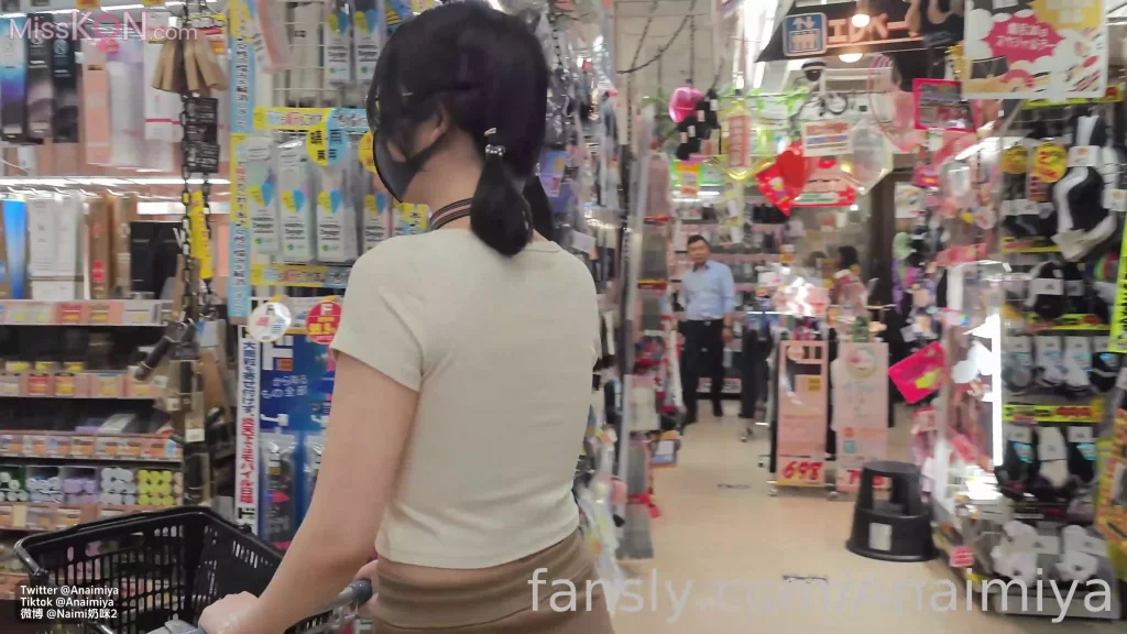 Coser@Anaimiya奶咪_ 剧情 强迫地铁无内出行