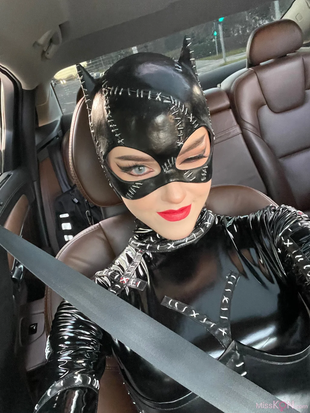 Coser@Candy_Ball_ Catwoman