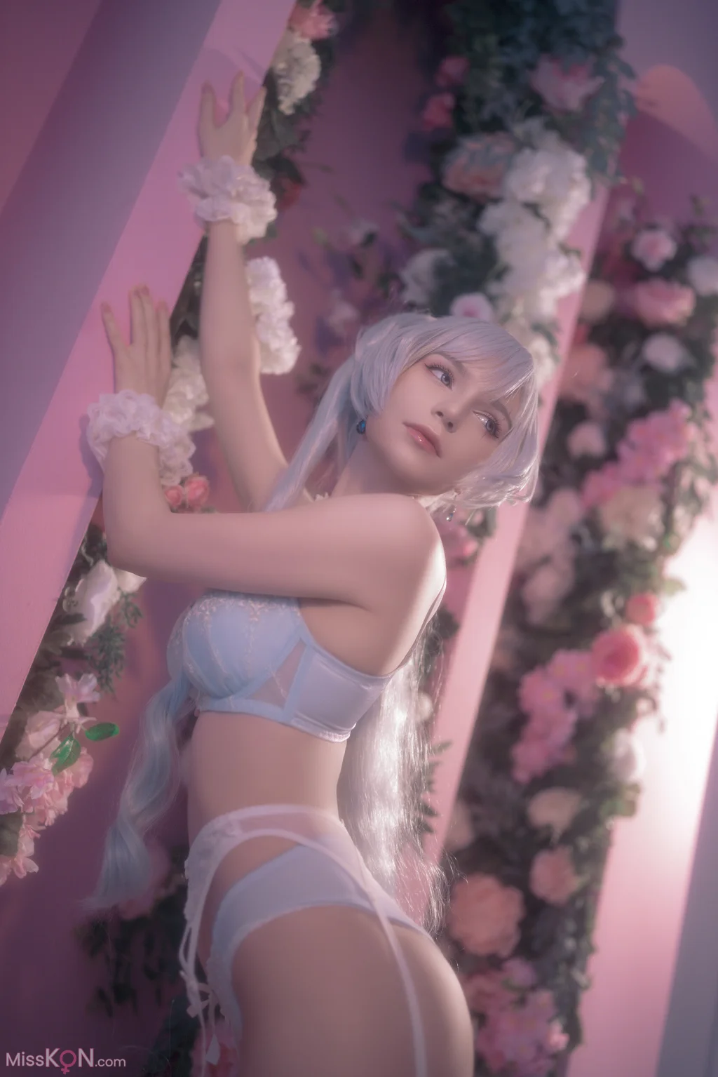 Coser@Michi Kyunn_ Weiss in Flowers