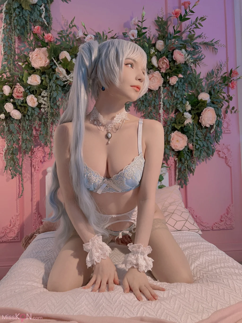 Coser@Michi Kyunn_ Weiss in Flowers