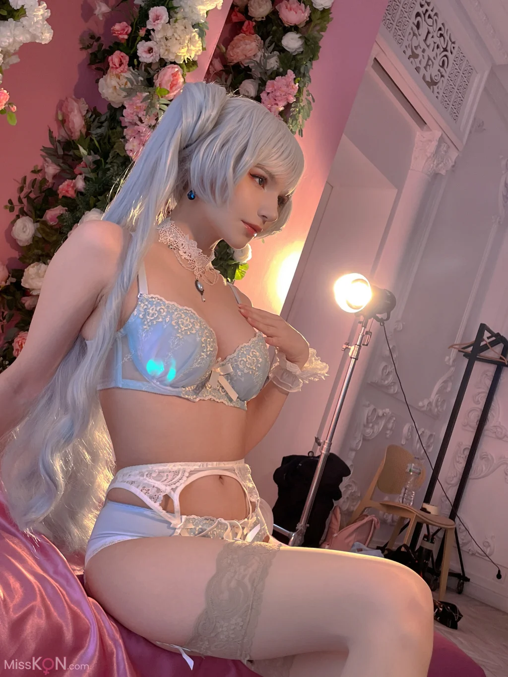 Coser@Michi Kyunn_ Weiss in Flowers