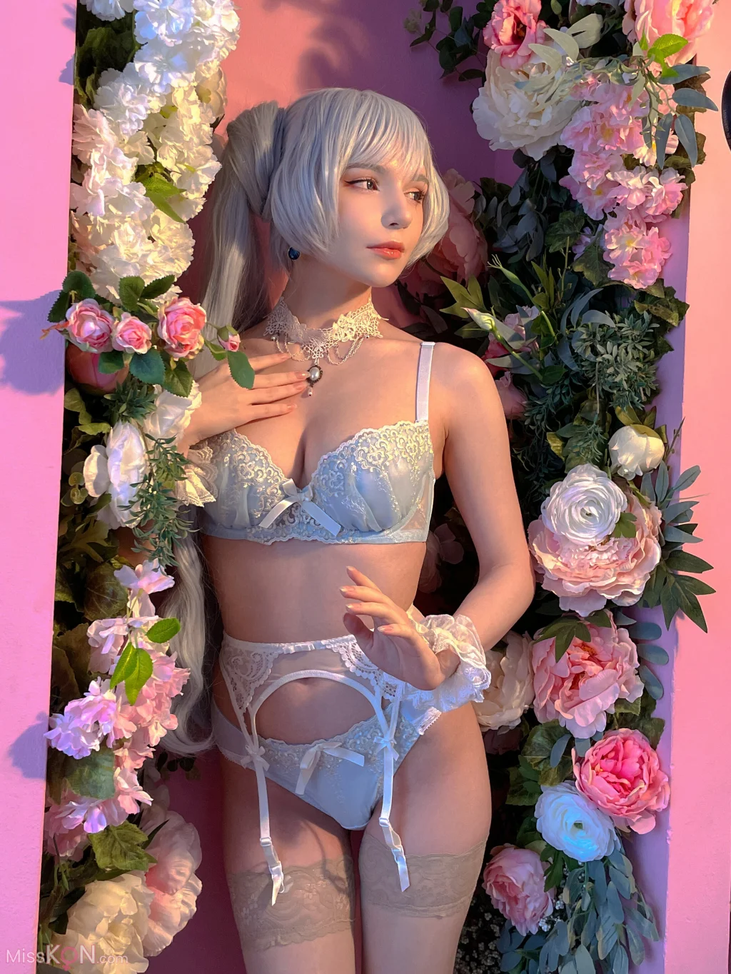 Coser@Michi Kyunn_ Weiss in Flowers