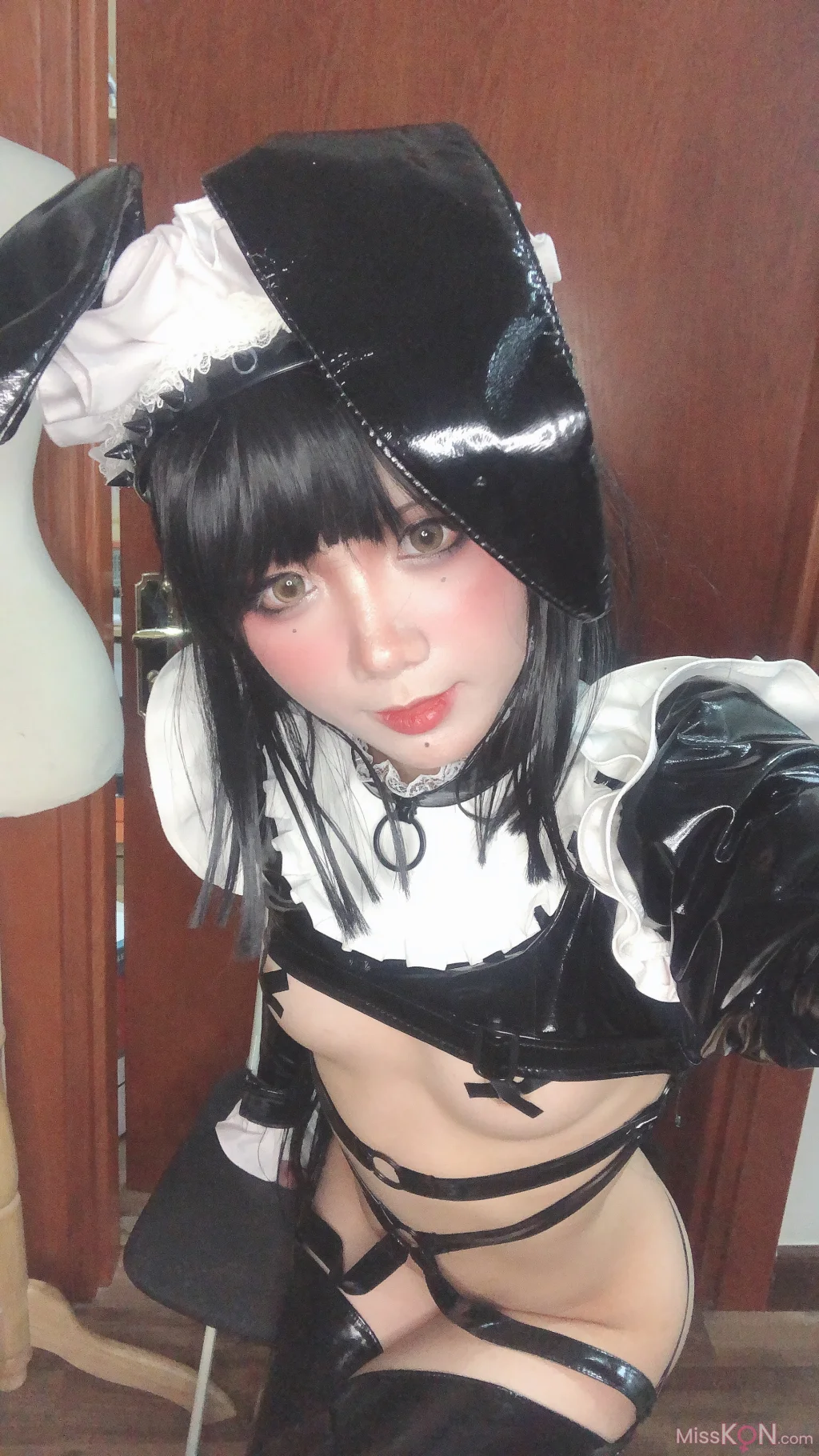 Coser@PoppaChan_ Zenith Bunny 黑色胶袜 十字乳贴