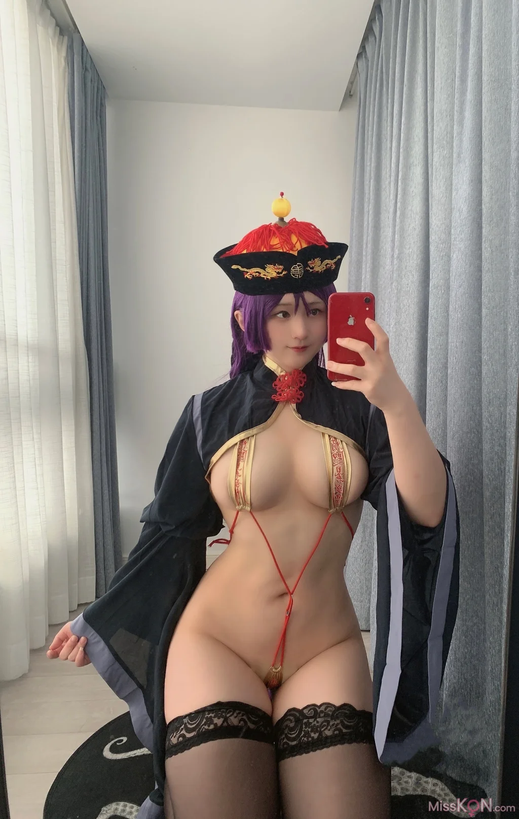 Coser@Zyra秋_ 奶光僵尸娘自拍