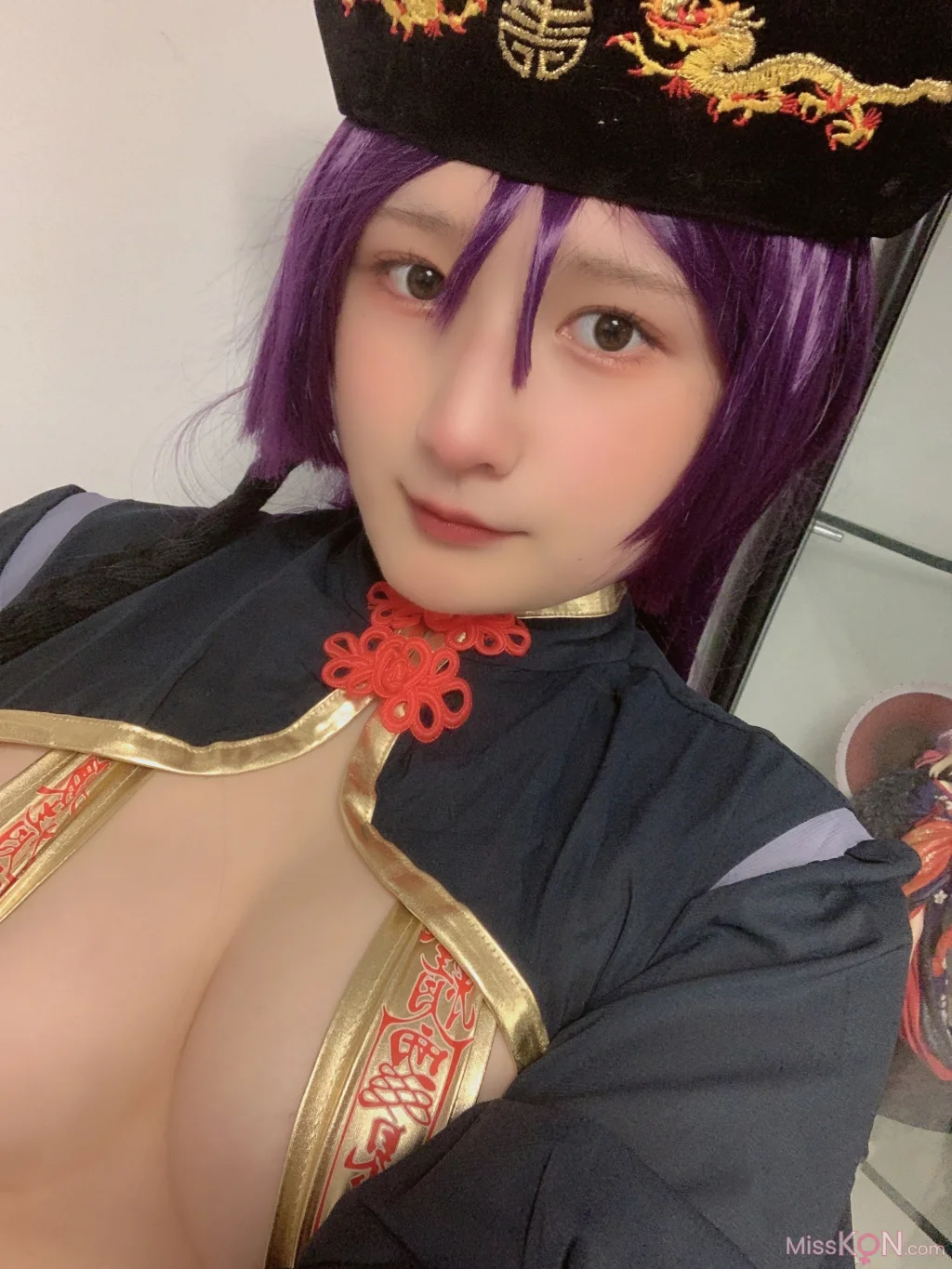 Coser@Zyra秋_ 奶光僵尸娘自拍