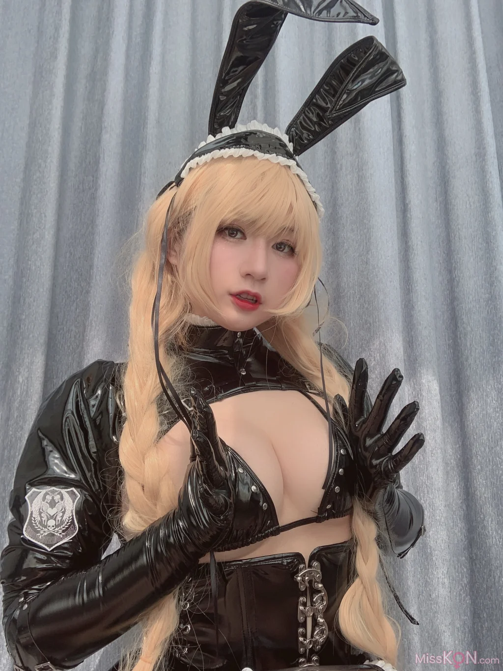Coser@Zyra秋_ 黑色兔子