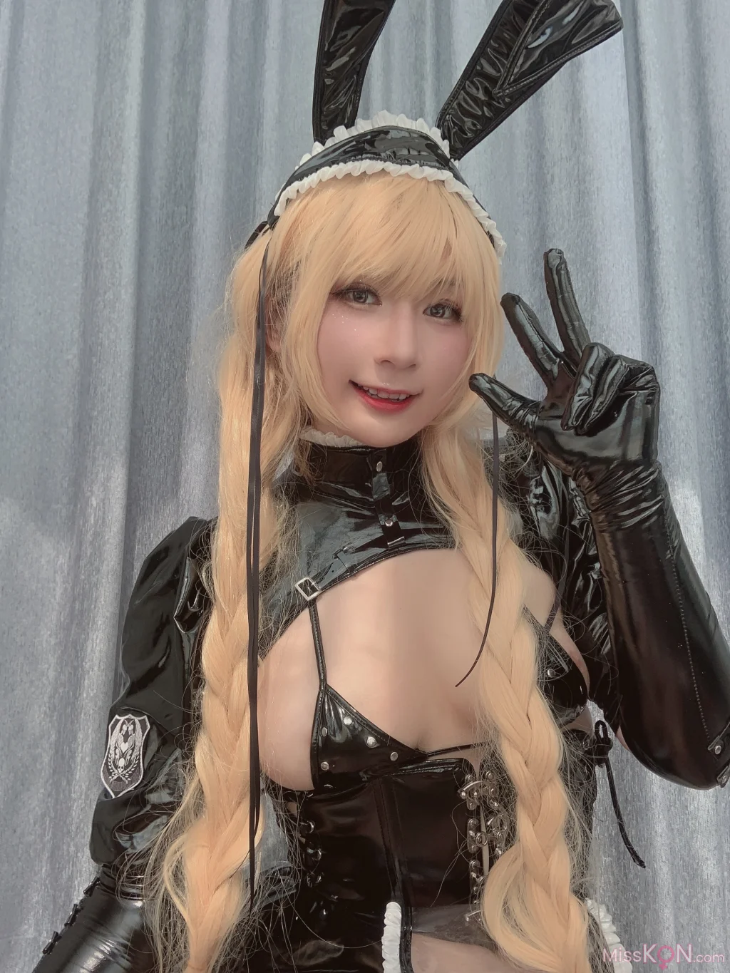 Coser@Zyra秋_ 黑色兔子