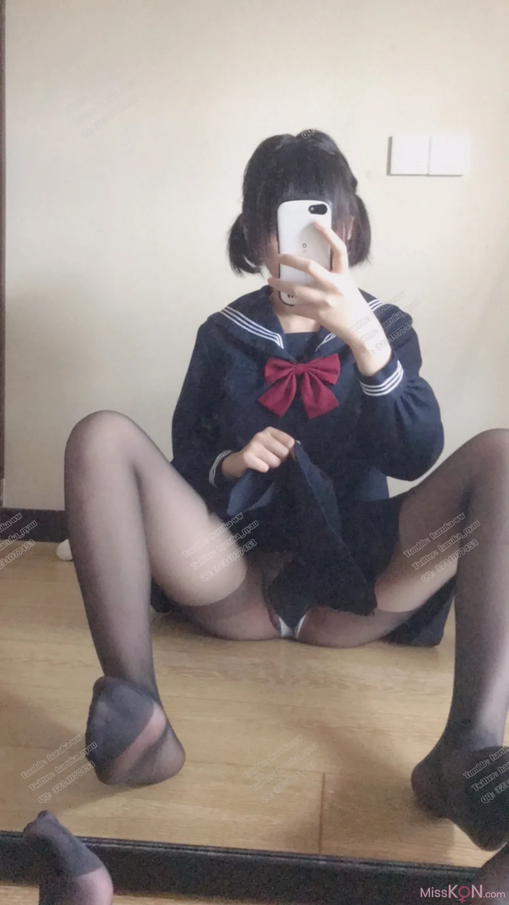 Coser@悠宝三岁_ JK家中