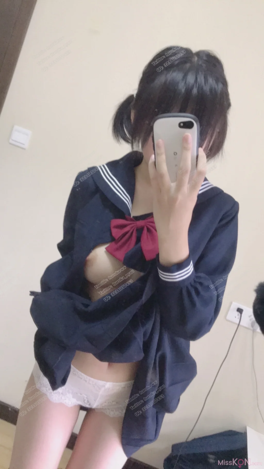 Coser@悠宝三岁_ JK家中