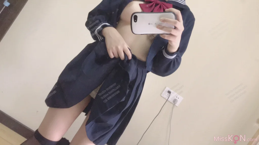Coser@悠宝三岁_ JK家中