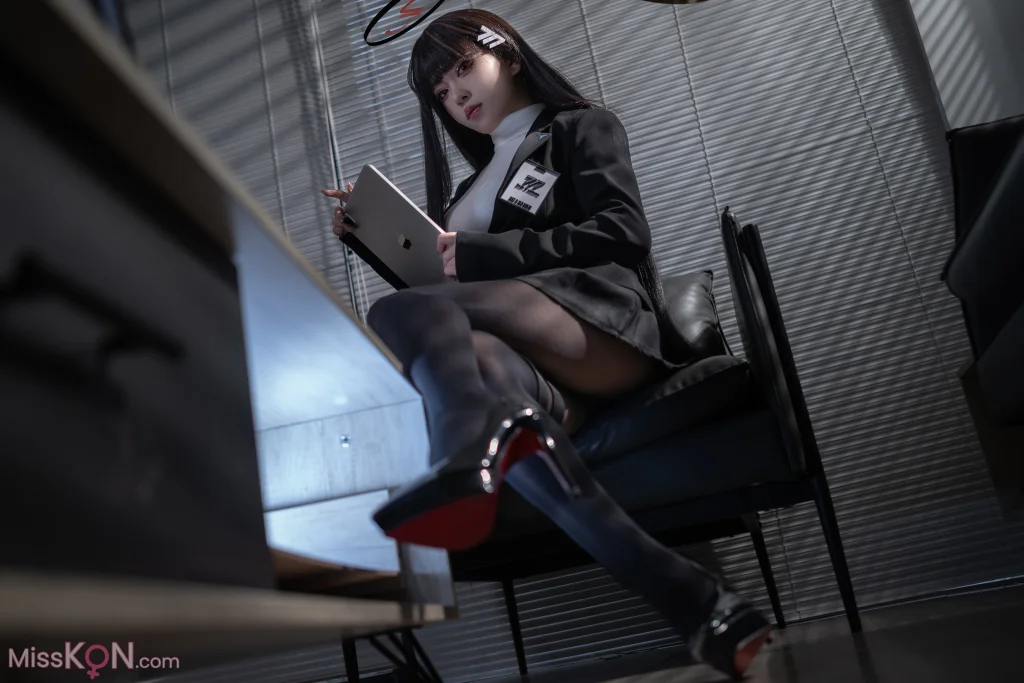 Coser@矢量鱼_ 蔚蓝档案 调月莉音 黑丝OL