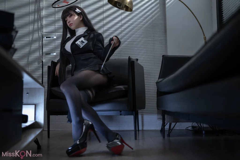 Coser@矢量鱼_ 蔚蓝档案 调月莉音 黑丝OL