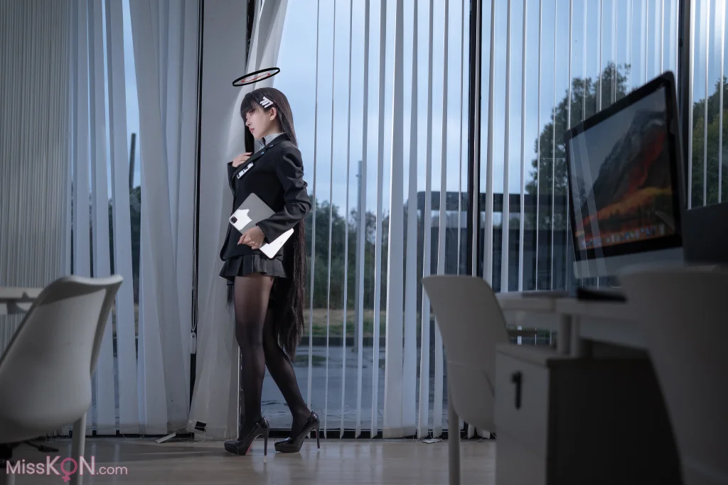 Coser@矢量鱼_ 蔚蓝档案 调月莉音 黑丝OL