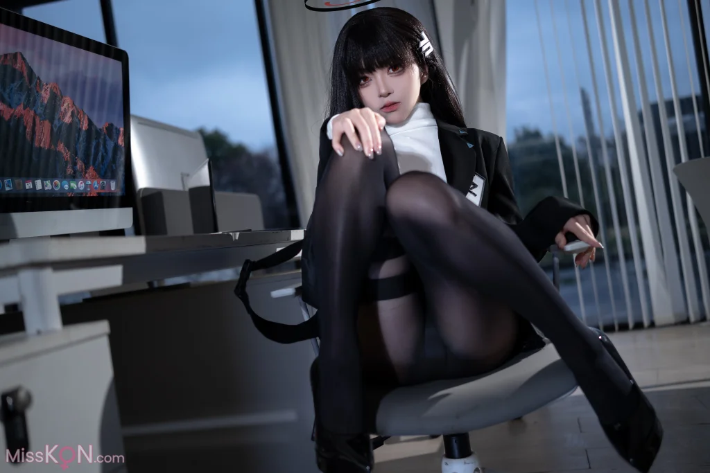 Coser@矢量鱼_ 蔚蓝档案 调月莉音 黑丝OL