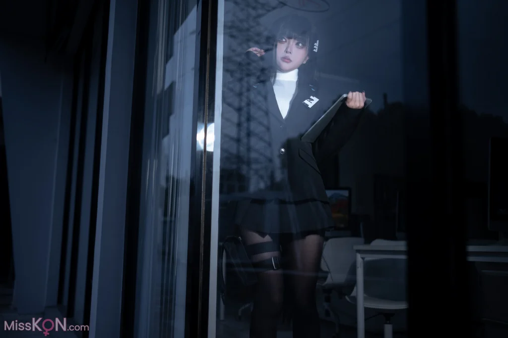 Coser@矢量鱼_ 蔚蓝档案 调月莉音 黑丝OL