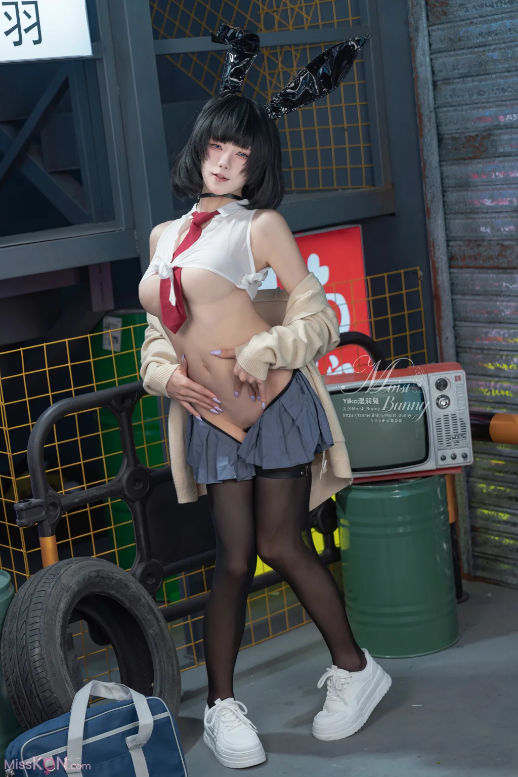 Coser@黏黏团子兔_ 10月作品『賽博逆JK』提线木偶