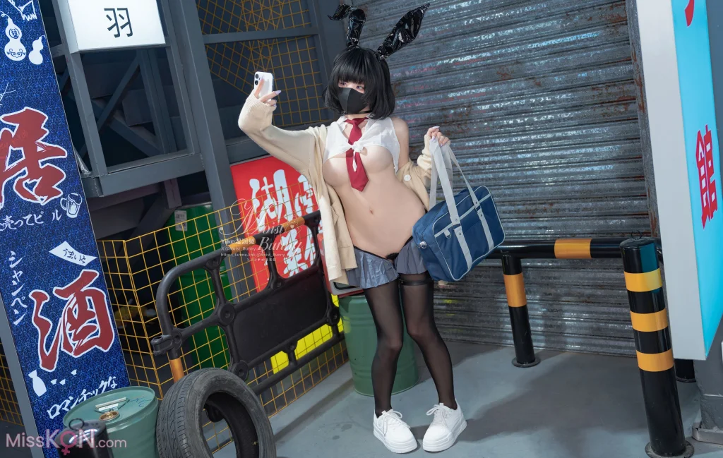Coser@黏黏团子兔_ 2025年10月作品 賽博逆JK