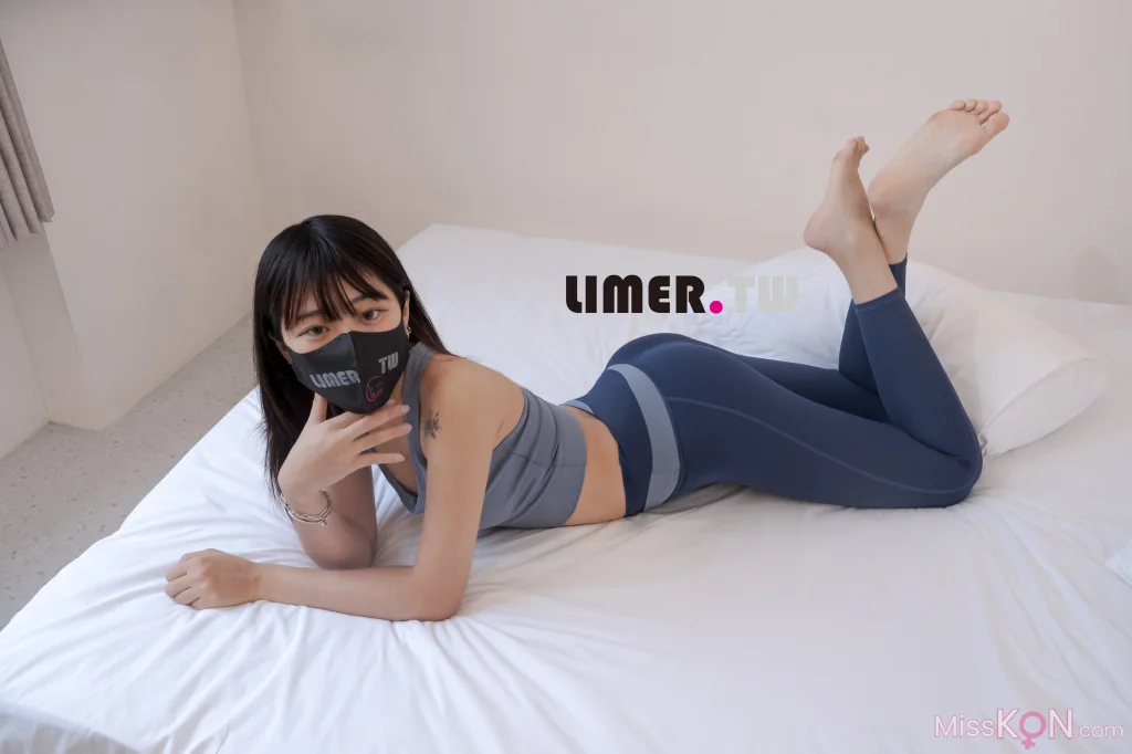 [Limerence原创] No.101_ LuLu 女大生香甜腳趾 瑜伽伸展