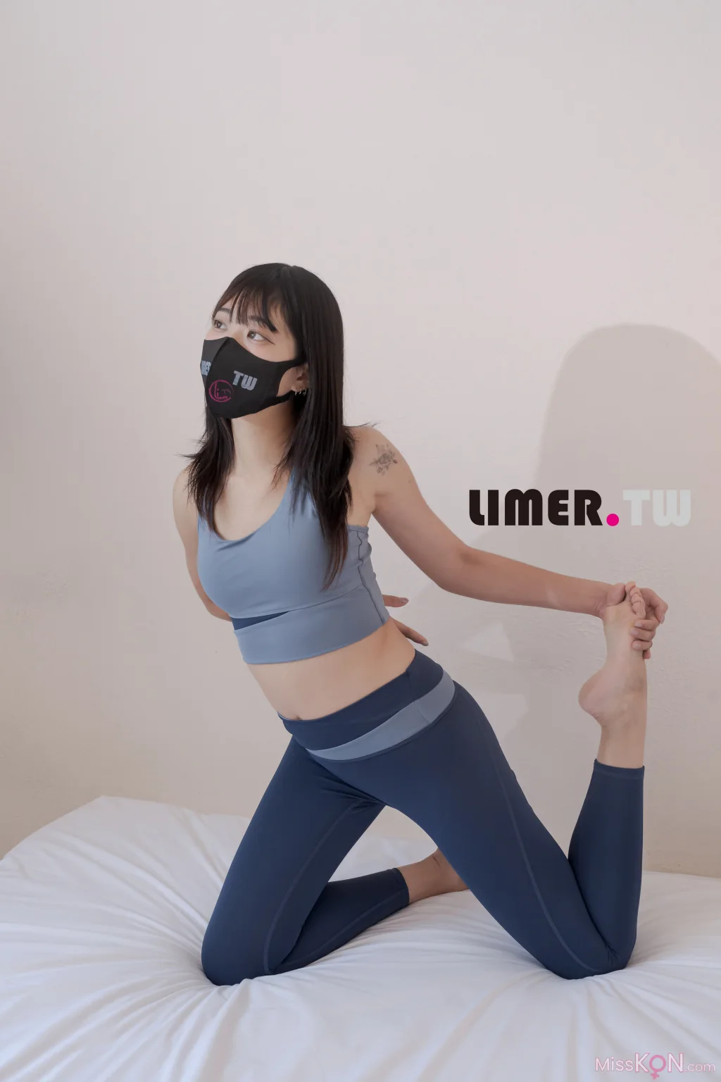 [Limerence原创] No.101_ LuLu 女大生香甜腳趾 瑜伽伸展