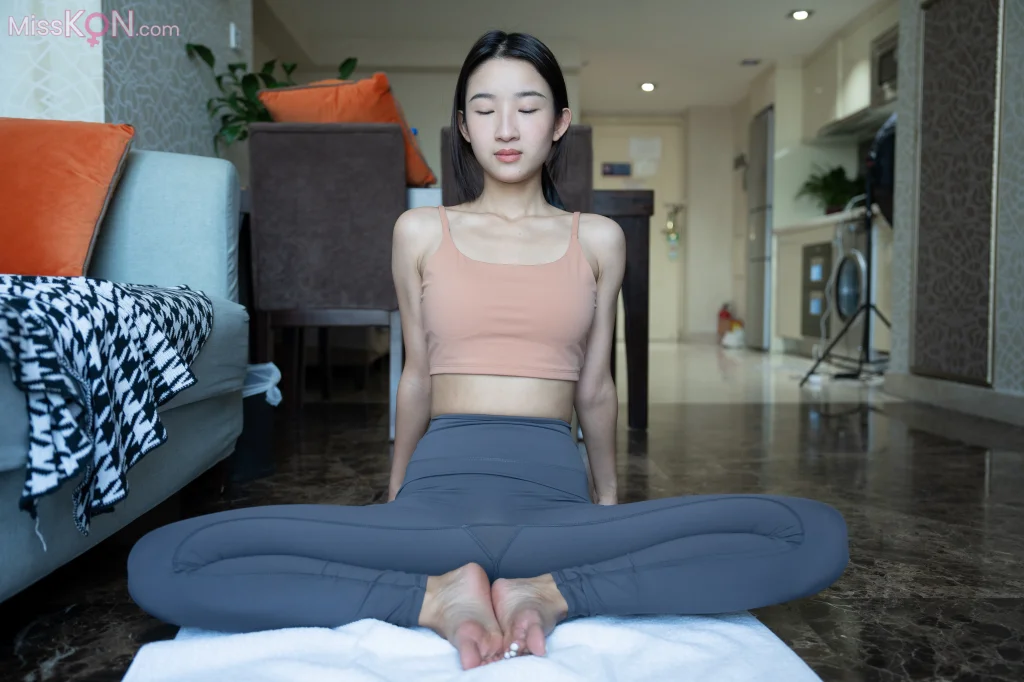 [Private Photoshoot] 練瑜伽的陽光美少女_ PKG攝影 居家大尺度私拍 4K超長花絮