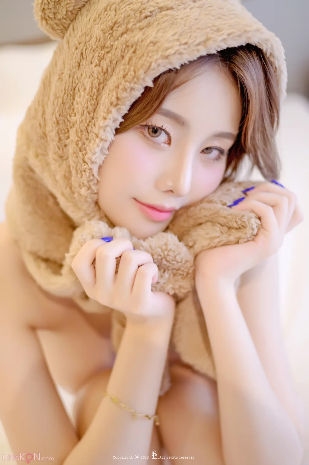 SAINT Photolife – Yuna (유나)_ Sexy Back