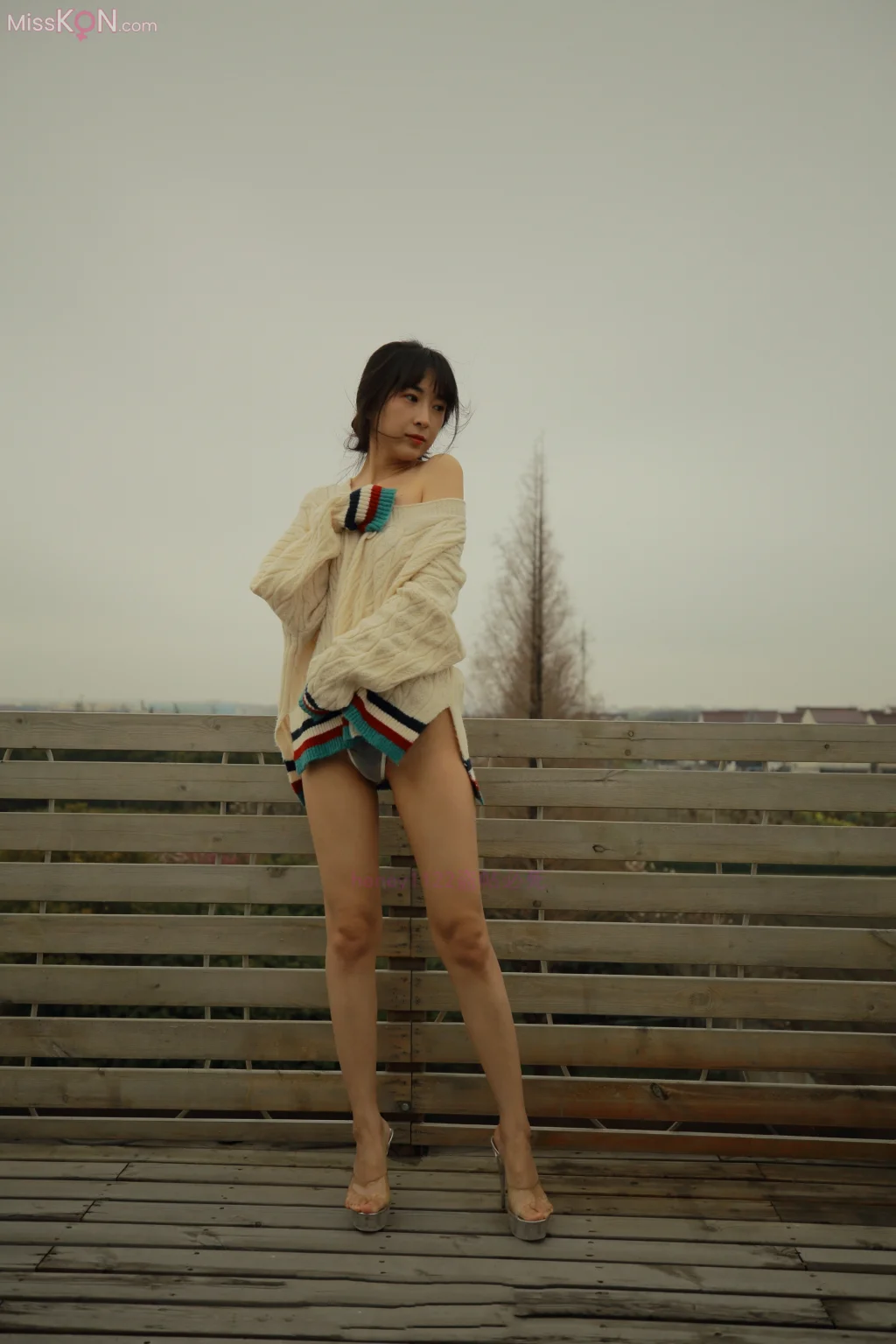 [XR Uncensored] Lin Yue Yi (林乐一)_ 酒店约拍美乳大长腿