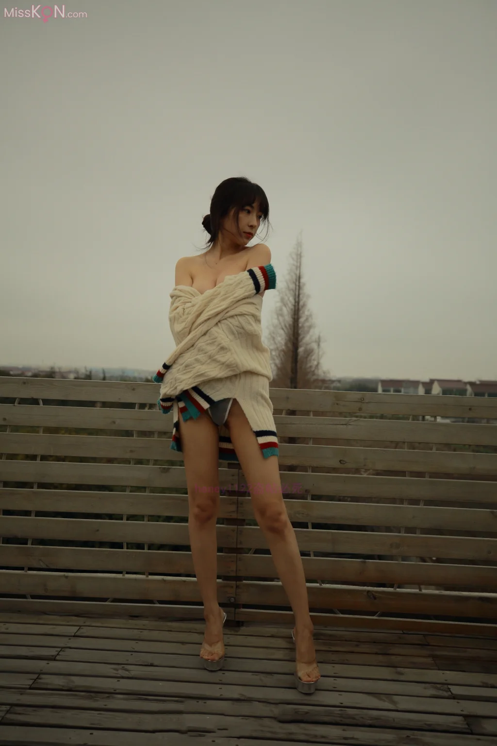 [XR Uncensored] Lin Yue Yi (林乐一)_ 酒店约拍美乳大长腿