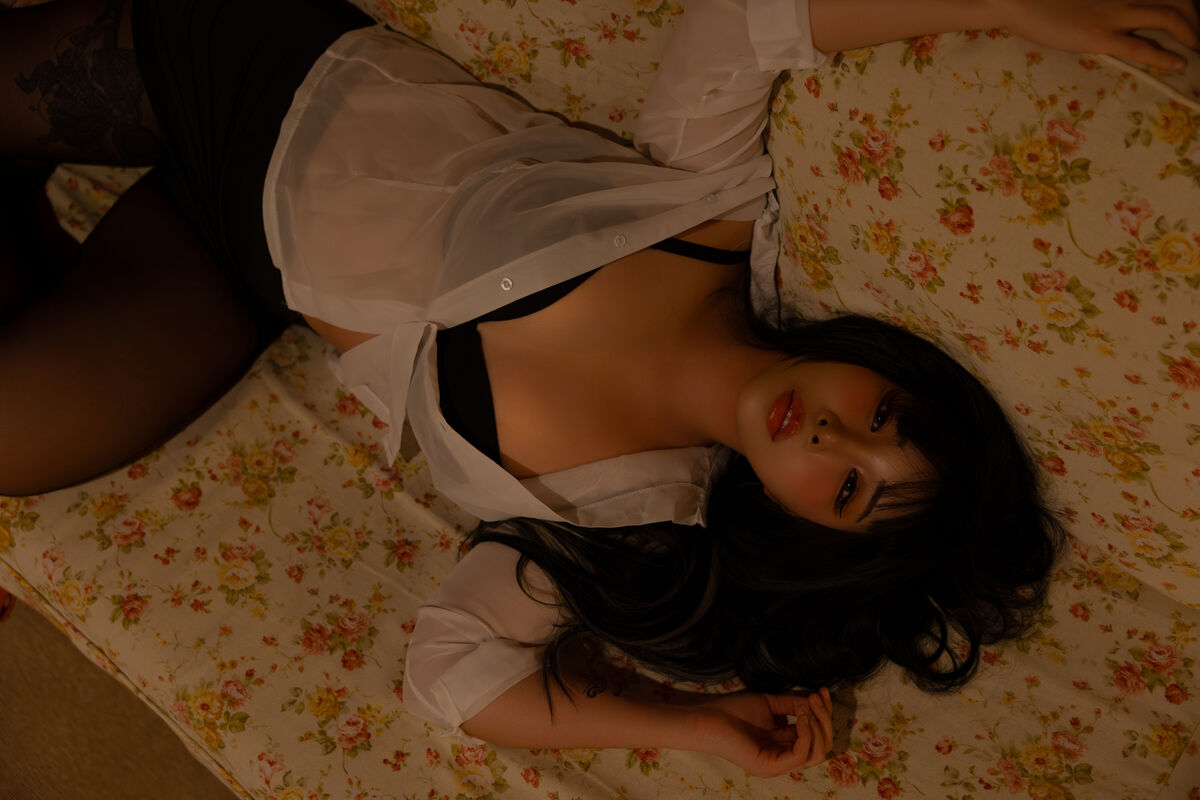 LEEYUIN - Girl Next Door Part01