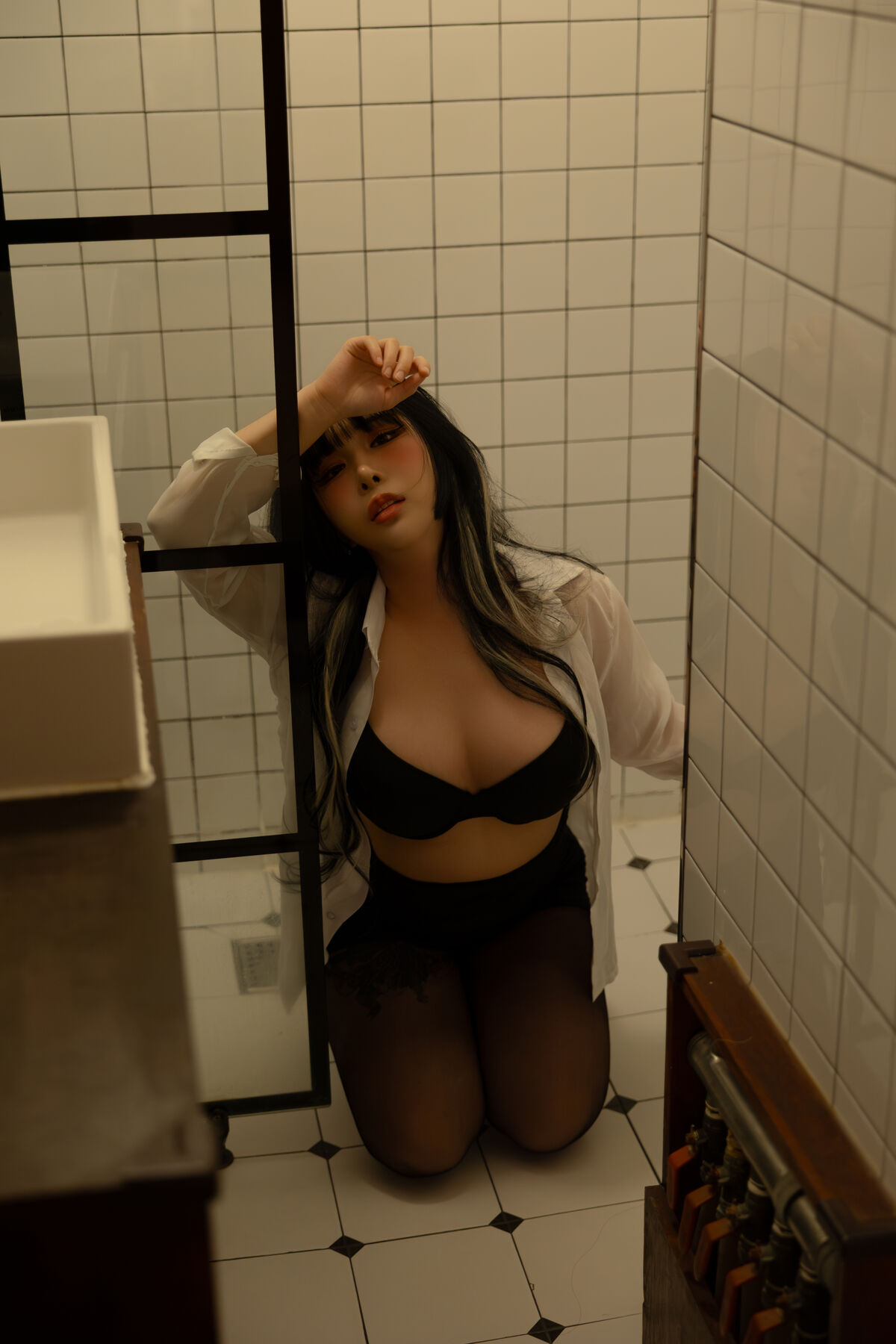 LEEYUIN - Girl Next Door Part01