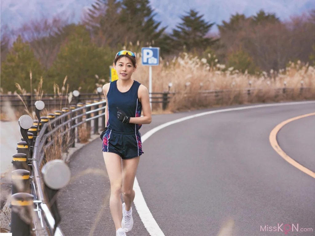 Manaka Matsuyama (松山まなか)_ 週刊ポストデジタル写真集 『鍛え抜かれたヘアヌード』
