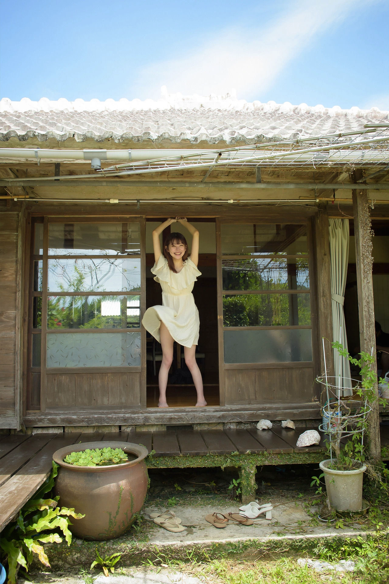 Hinako Mori 森日向子, ヌード写真集 「夏 駆ける 空 Blue sky Blue」 Set.01